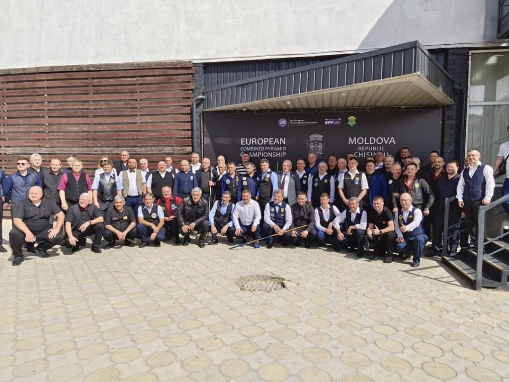 One group of participants of the European Senior Championship