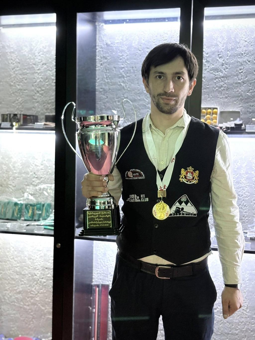 Giorgi Dimitradze is the Georgian champion in combined pyramid!
